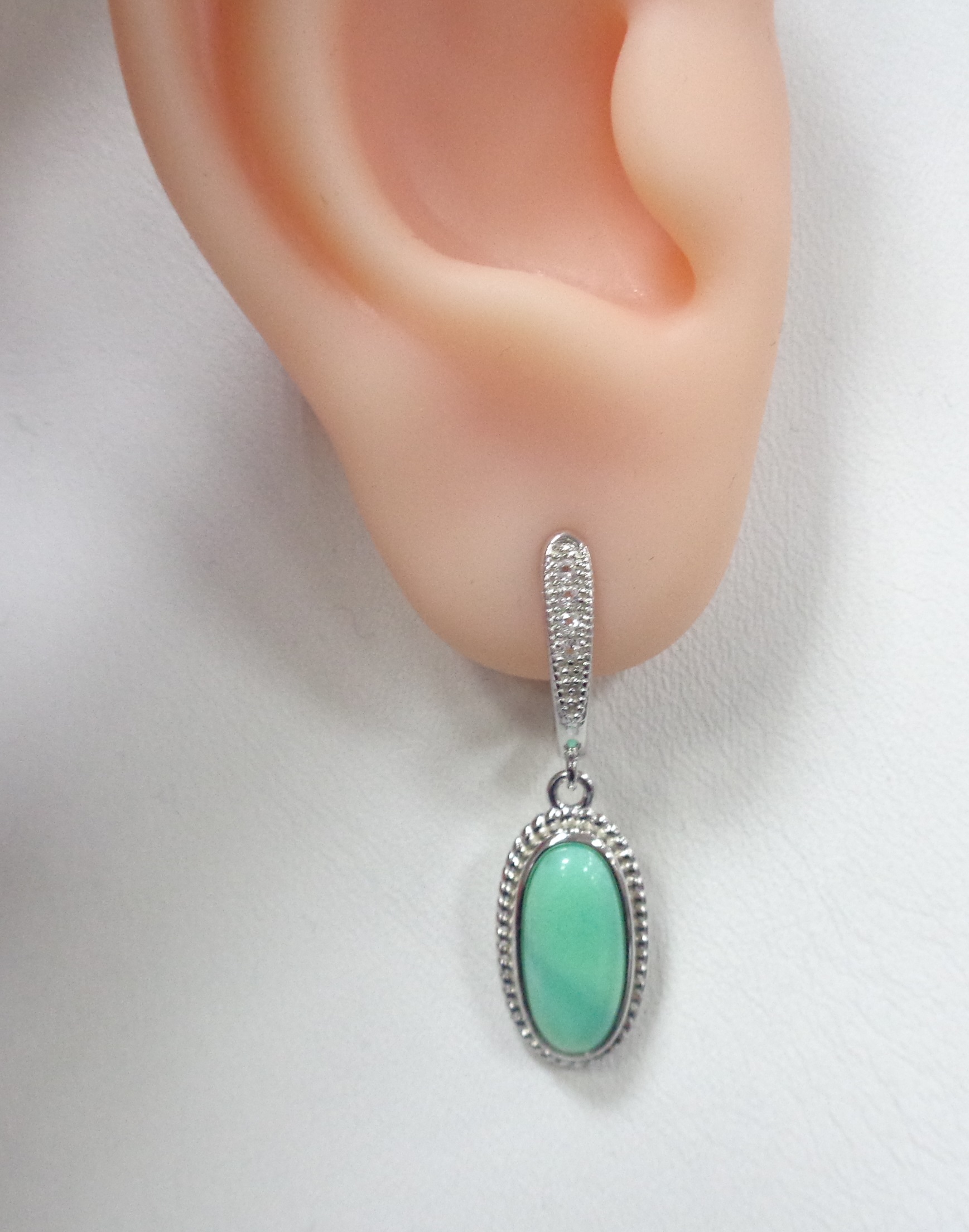 Серебряные серьги с зелеными халцедонами